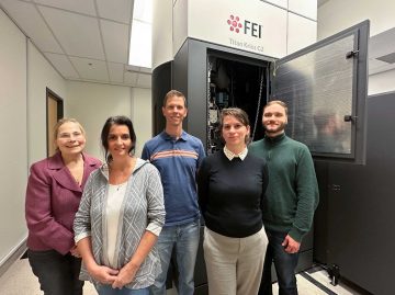 Members of the High Resolution Macromolecular Cryo-Electron Microscopy lab at UBC
(Left to right: Natalie Strynadka, Marija Vuckovic, Liam Worrall, Claire Atkinson, Joeseph Felt.)